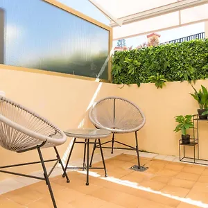 Homes 605 , Marbella España